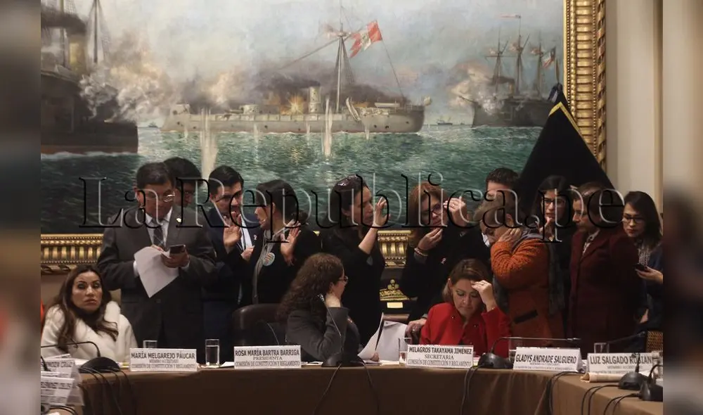 Comisión de Constitución realiza sesión maratónica por reforma política. Foto: Aldair Mejía. Comisión de Constitución realiza sesión maratónica por reforma política. Foto: Aldair Mejía.