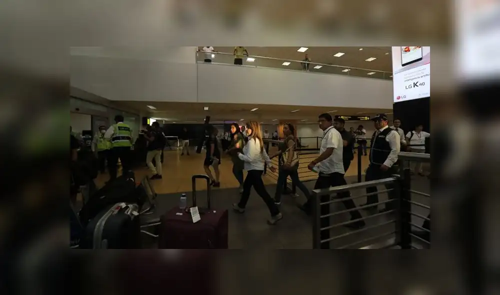 Pasajeros que lleguen de países señalados por el gobierno deberán permanecer en aislamiento domiciliario por 14 días. (Foto: Jorge Cerdán) Pasajeros que lleguen de países señalados por el gobierno deberán permanecer en aislamiento domiciliario por 14 días. (Foto: Jorge Cerdán)