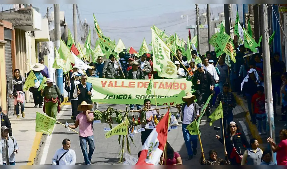 PRIMER DIA DE PARO EN EL VALLE DE TAMBO CONTRA PROYECTO TIA MARIA PRIMER DIA DE PARO EN EL VALLE DE TAMBO CONTRA PROYECTO TIA MARIA