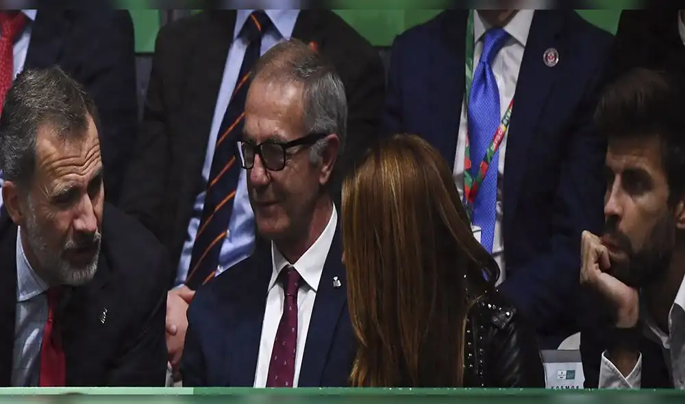 Gerard Piqué se habría molestado por actitud de Shakira ante el Rey Felipe Gerard Piqué se habría molestado por actitud de Shakira ante el Rey Felipe