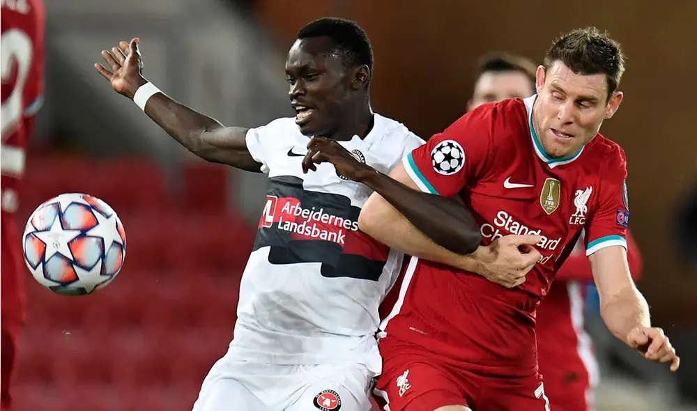 Liverpool y Midtjylland juegan en Anfiled. Foto: AFP