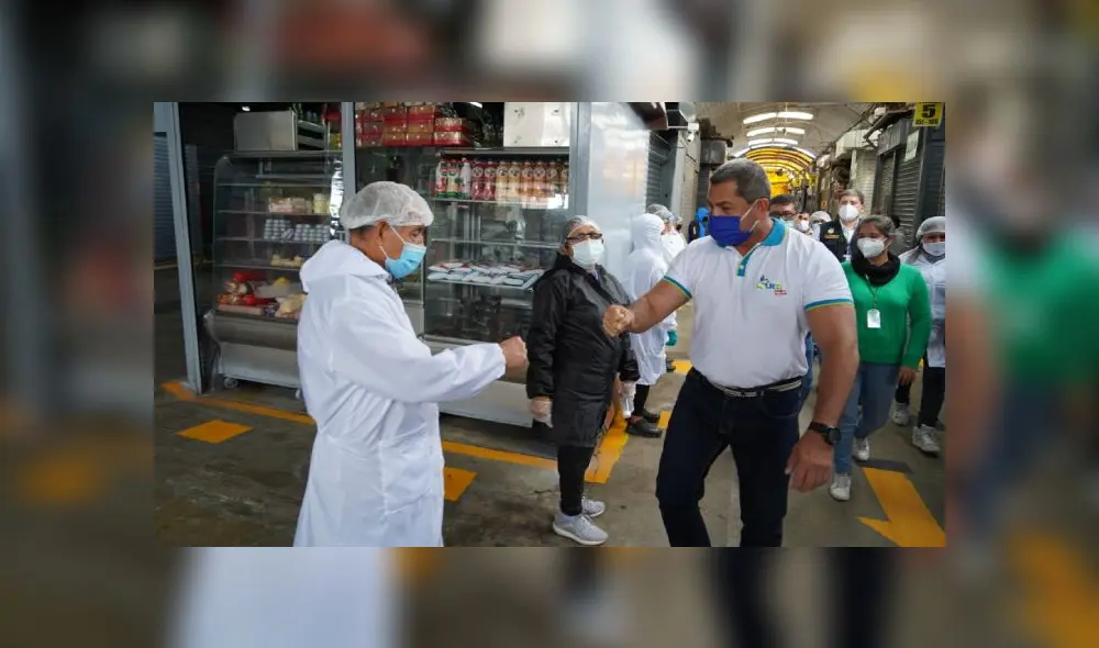 El alcalde del distrito se dirigió al lugar para verificar su estado. Foto: Municipalidad de Surco El alcalde del distrito se dirigió al lugar para verificar su estado. Foto: Municipalidad de Surco