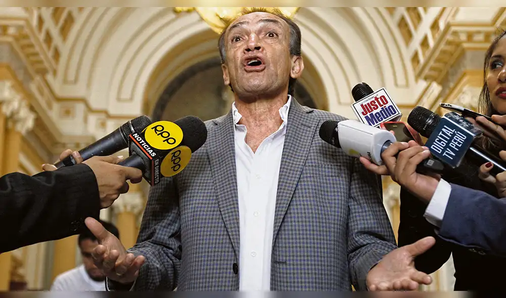 Admiten acusación a Héctor Becerril, miembros del CNM y juez Hinostroza Admiten acusación a Héctor Becerril, miembros del CNM y juez Hinostroza