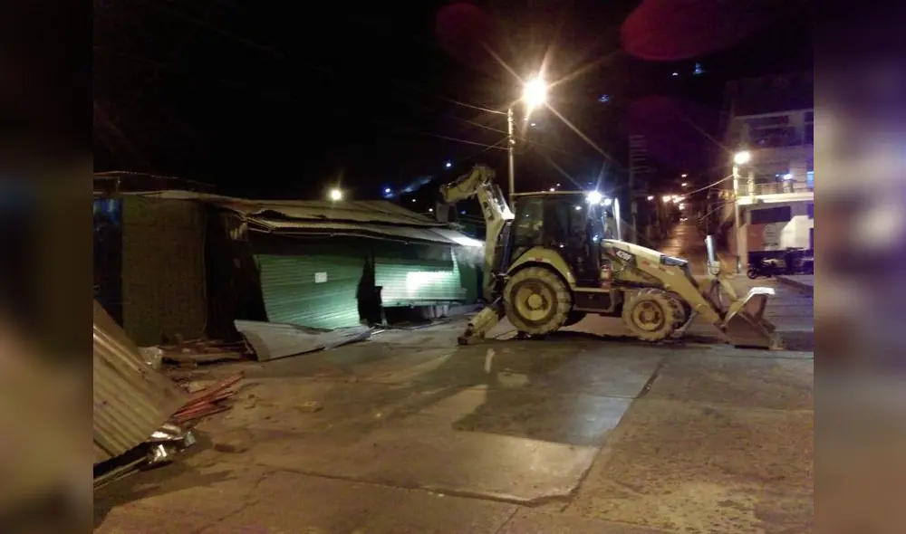 demuelen puestos informales Chepén