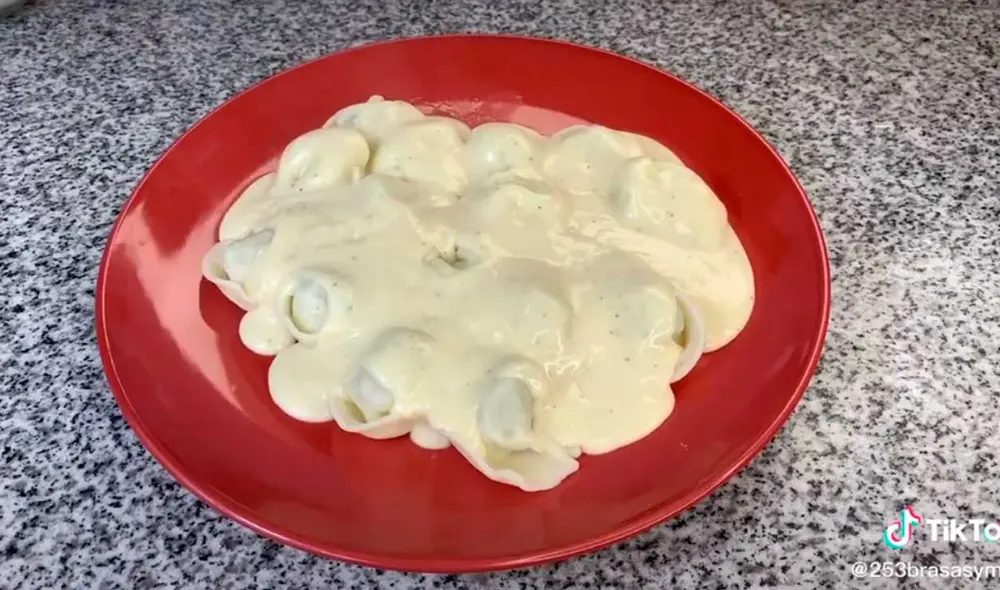 Desliza las imágenes para conocer un poco más sobre la preparación de esta exquisita crema usada en las pastas. Foto: captura de TikTok/253brasasymas