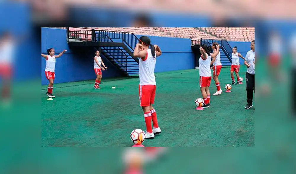 Cada vez más mujeres se inscriben en las academias de fútbol. Créditos: JC Sport Girls Cada vez más mujeres se inscriben en las academias de fútbol. Créditos: JC Sport Girls