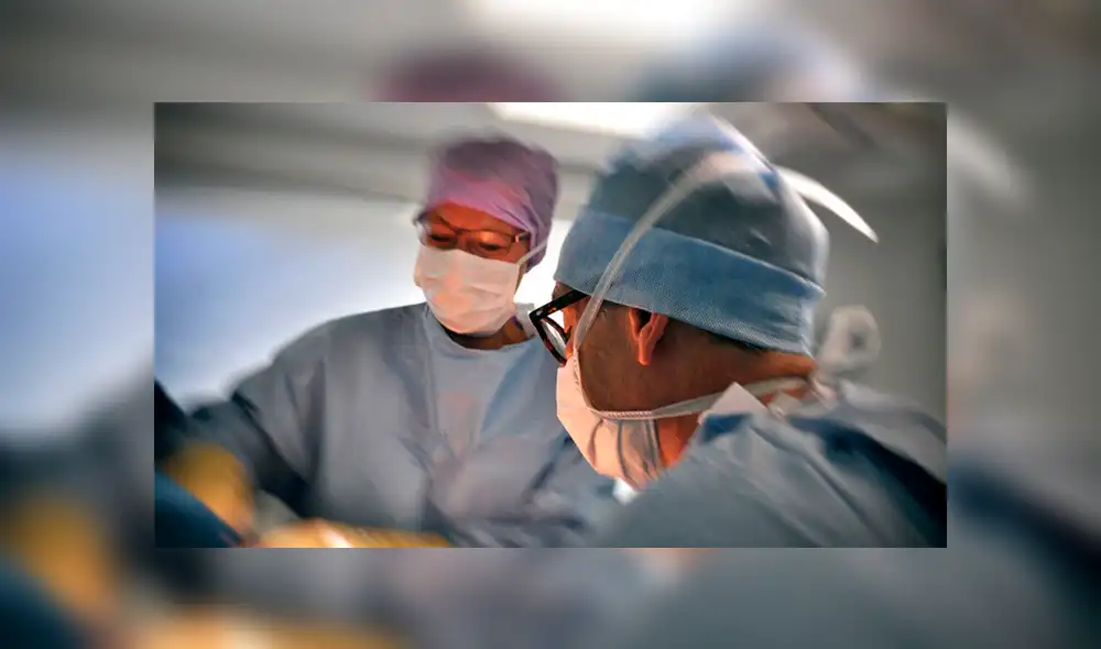 Mujer ingresa al hospital por posible intoxicación y se despierta con el corazón trasplantado