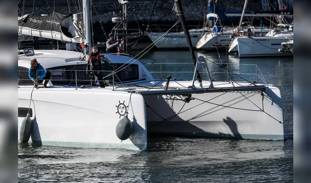 Greta Thunberg, la activista sueca convertida en un baluarte de defensa del medio ambiente, desembarcó este martes en Lisboa. Foto: AFP. Greta Thunberg, la activista sueca convertida en un baluarte de defensa del medio ambiente, desembarcó este martes en Lisboa. Foto: AFP.