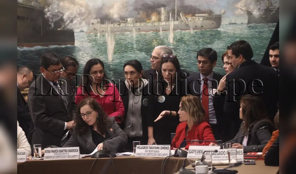 Comisión de Constitución realiza sesión maratónica por reforma política. Foto: Aldair Mejía. Comisión de Constitución realiza sesión maratónica por reforma política. Foto: Aldair Mejía.