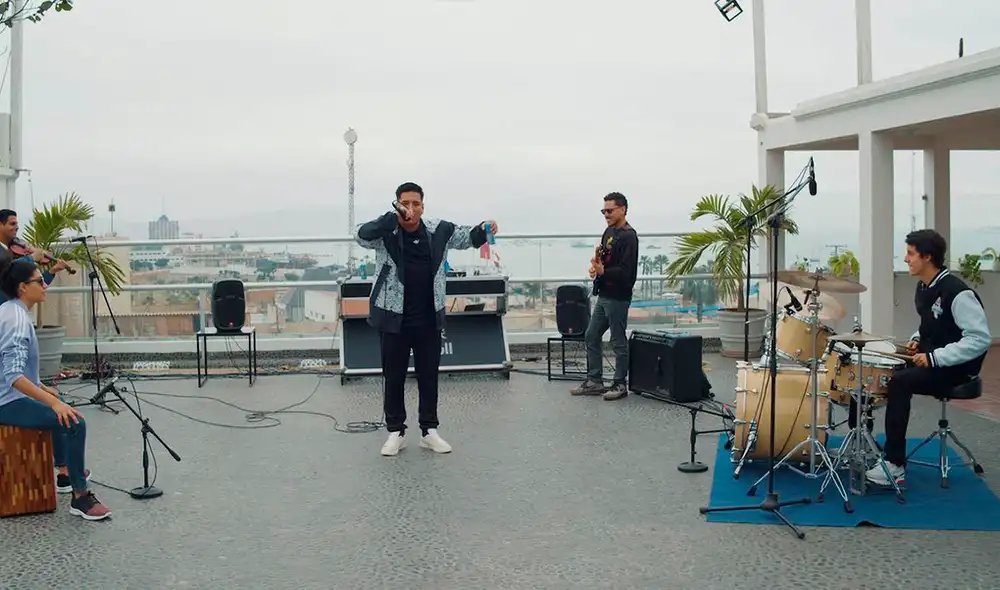 Los flamantes campeones del God Level Internacional Jaze y Choque se juntaron para dedicarles unas rimas al Perú por su cumpleaños.