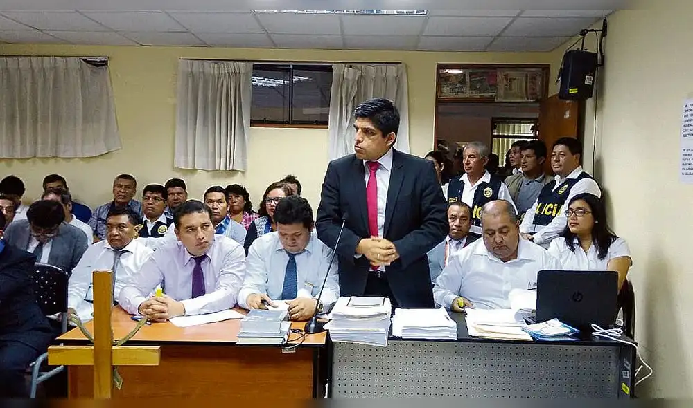 Fiscal cita a congresistas en caso de corrupción en el norte 