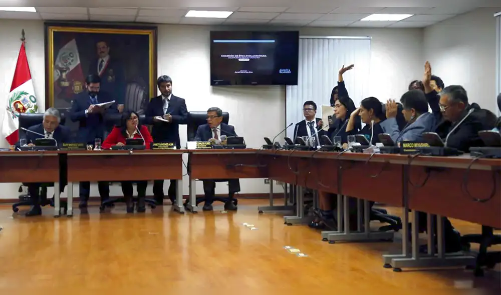 Fujiaprismo quiere tumbarse a Salaverry de cualquier forma