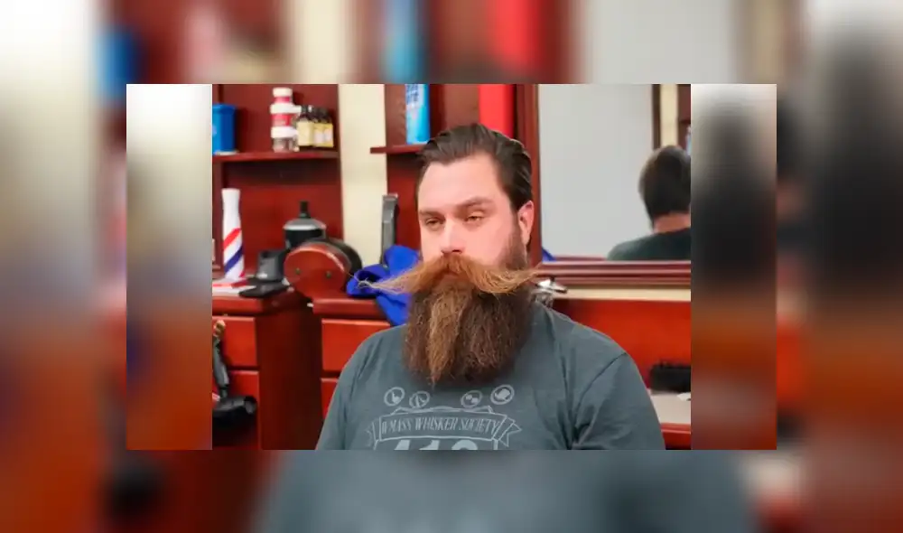 Facebook viral: ‘barber shop’ hace drástico cambio de look a hombre que no se cortaba el pelo en años [VIDEO]