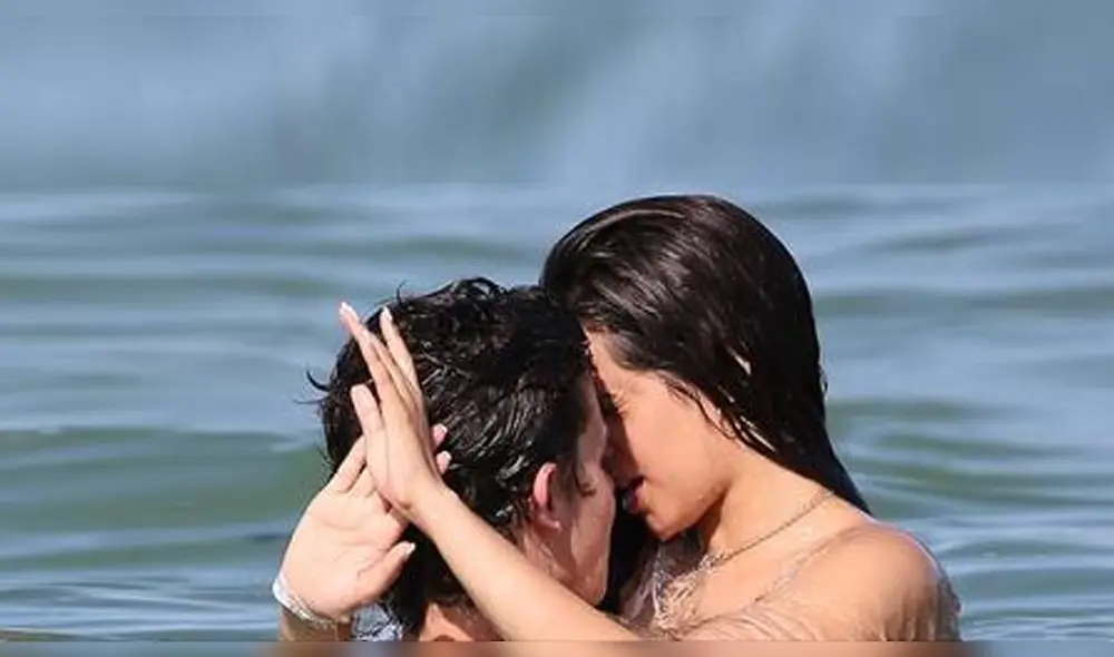 Shawn Mendes y Camila Cabello protagonizan apasionado beso en playas de Miami [FOTOS]