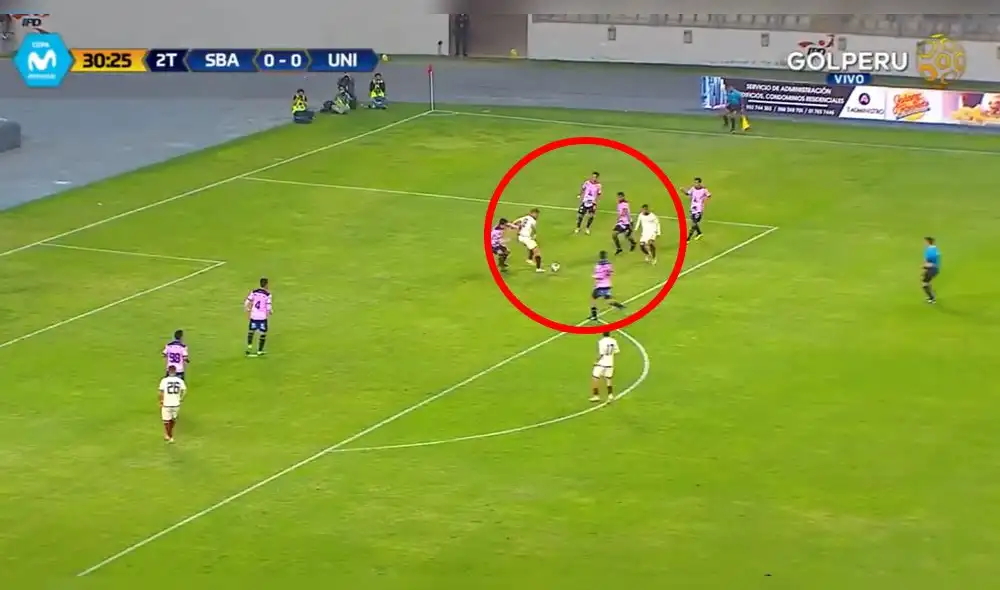 Universitario vs Sport Boys: pared entre Germán Denis y Siucho pudo terminar en gol [VIDEO]