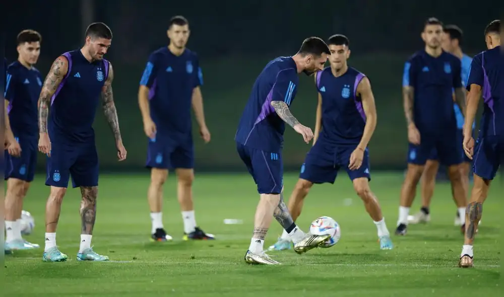 Lionel Messi y la Selección Argentina se encuentran preparándose para su último partido del grupo C. Foto: EFE Lionel Messi y la Selección Argentina se encuentran preparándose para su último partido del grupo C. Foto: EFE
