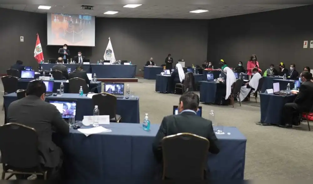 Pleno del Congreso sesiona desde Trujillo, obligando a parlamentarios y trabajadores a trasladarse a esta región. Foto: La República..