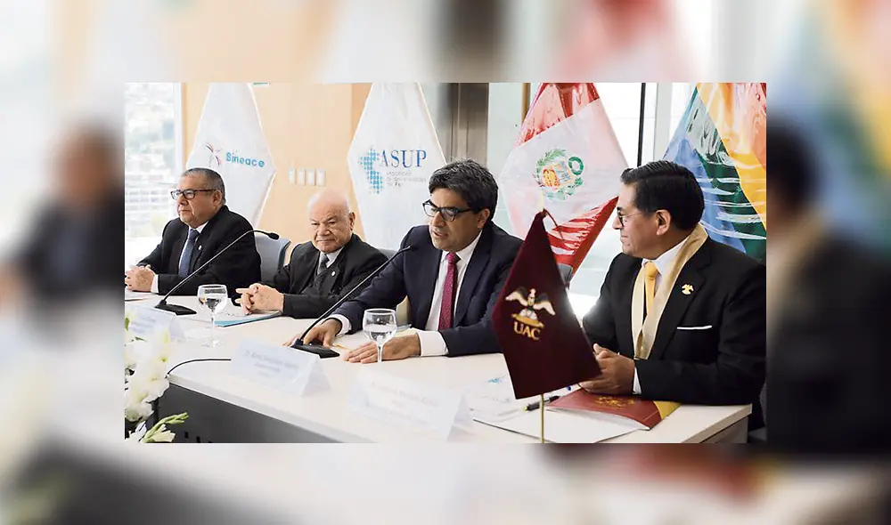 Postura. Rectores que integran la ASUP critican labor de la Sunedu, representada por Martín Benavides (tercero de la izquierda).