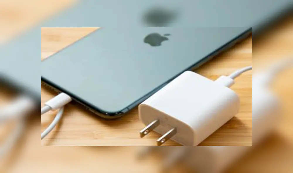 Desliza para ver las diferencias entre un cargador original de uno falso. Foto: As.com