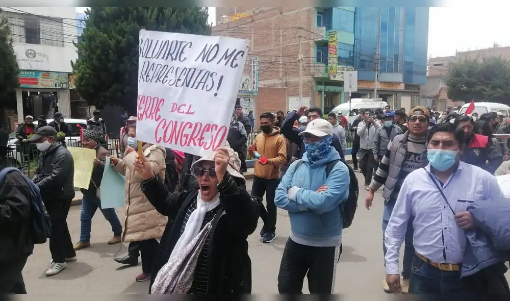 Ciudadanos y dirigentes salieron a las calles de Puno. Foto: Kleber Sánchez/La República Ciudadanos y dirigentes salieron a las calles de Puno. Foto: Kleber Sánchez/La República