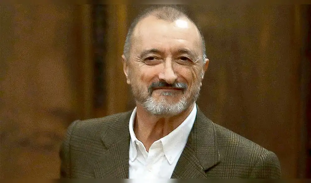 Arturo Pérez-Reverte: “Ser novelista es mejor que ser historiador” Arturo Pérez-Reverte: “Ser novelista es mejor que ser historiador”