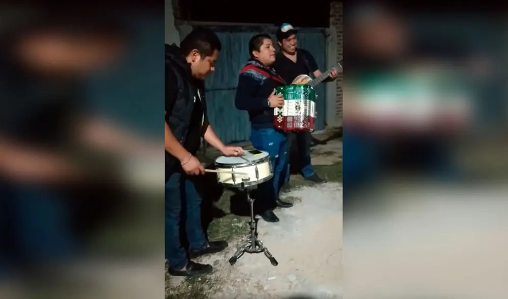 Desliza las imágenes para conocer el amoroso gesto que tuvo un animal callejero con una perrita que vivía con él. Foto: Captura de TikTok