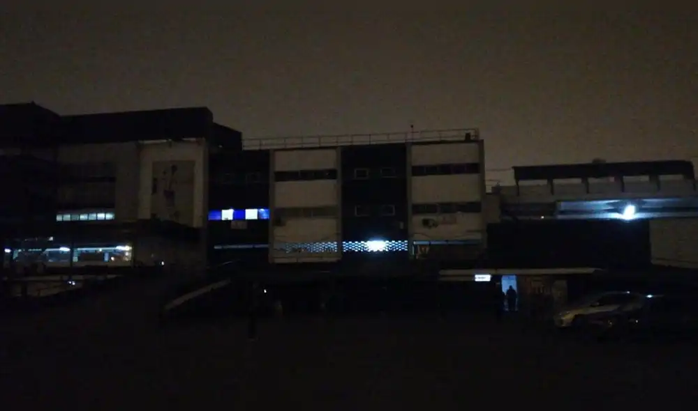 Alianza Lima: policía resguarda el estadio antes amenaza de invasión del Aposento Alto. Foto: Facebook. Alianza Lima: policía resguarda el estadio antes amenaza de invasión del Aposento Alto. Foto: Facebook.