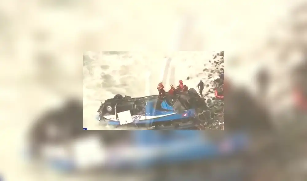 Pasamayo: bombero cayó al mar durante rescate de víctimas [VIDEO]