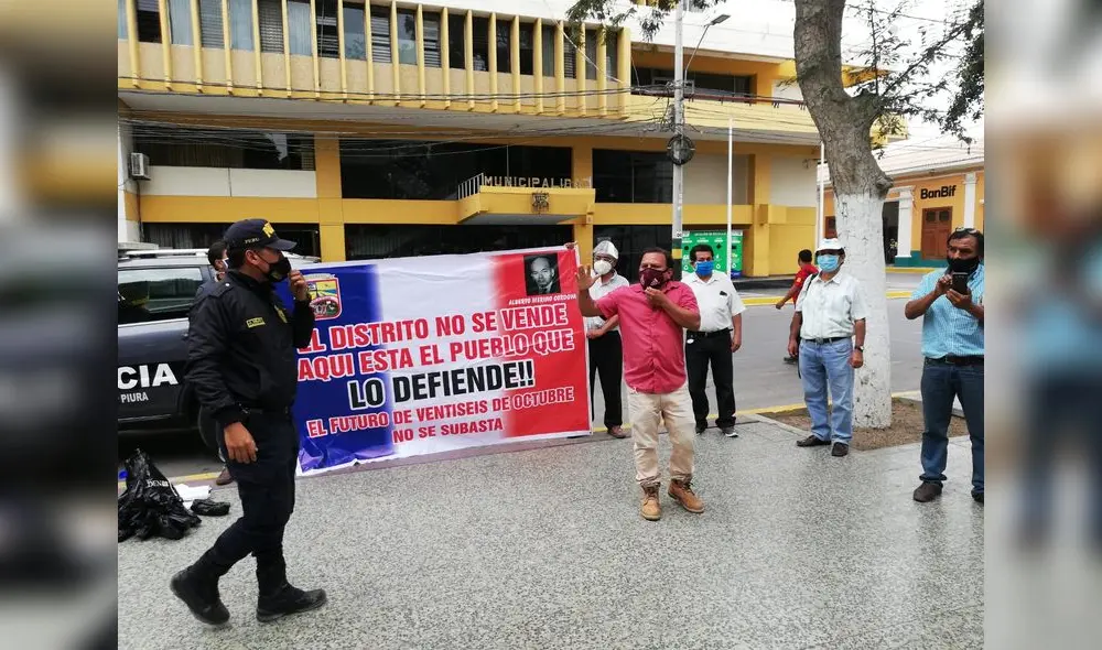 Dirigentes protestan por venta de terrenos. (Foto: República)