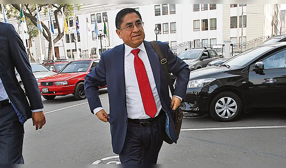 Ordenan doce meses de prisión para ex juez supremo César Hinostroza