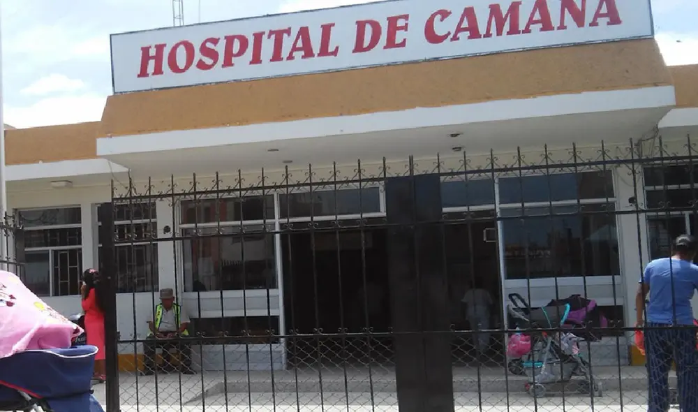 Cuerpo fue trasladado a la morgue del hospital de Camaná. No fue identificado. Foto: La República Cuerpo fue trasladado a la morgue del hospital de Camaná. No fue identificado. Foto: La República