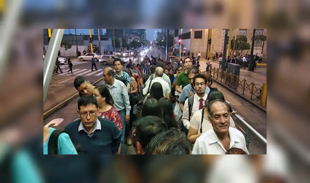 Metropolitano: piden solución ante inmensas colas