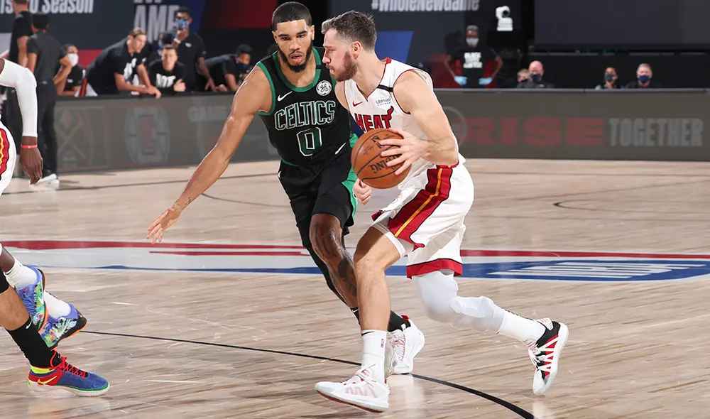 Boston Celtics venció 117-114 a Miami Heat en la primera final del Este de los NBA Playoffs 2020. Foto: AFP