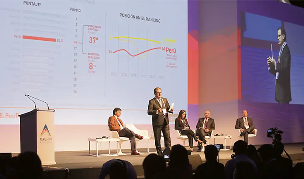 Cuarto día de perumin. Ministro Francisco Ísmodes, de Energía y Minas, anunció la creación de la Ventanilla Única Digital. Cuarto día de perumin. Ministro Francisco Ísmodes, de Energía y Minas, anunció la creación de la Ventanilla Única Digital.