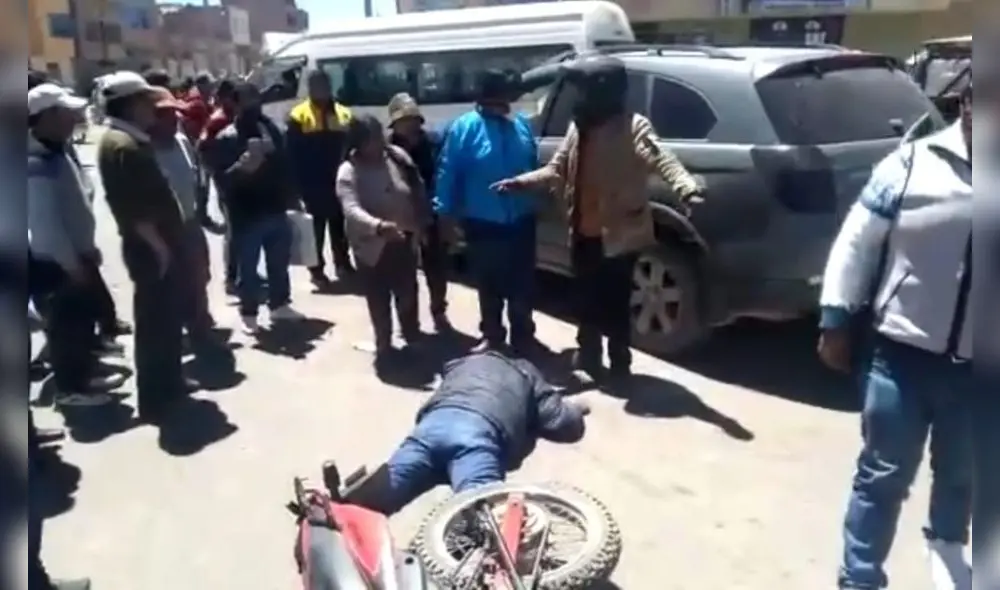 Puno. peatones reclamaron del accidente al burgomaestre. Foto LR