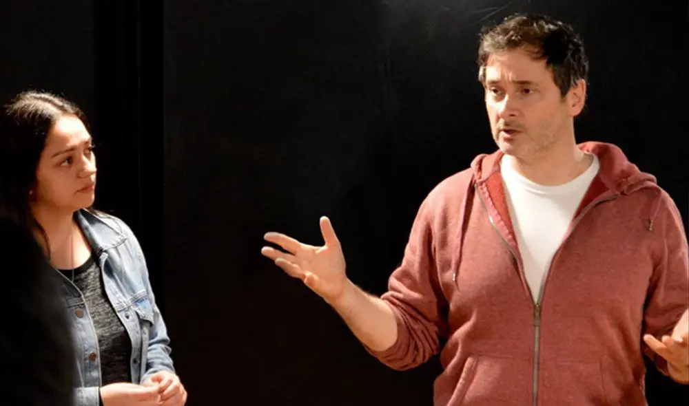 Leonardo Torres Vilar en plena clase en su estudio de actuación. (Foto: Facebook)