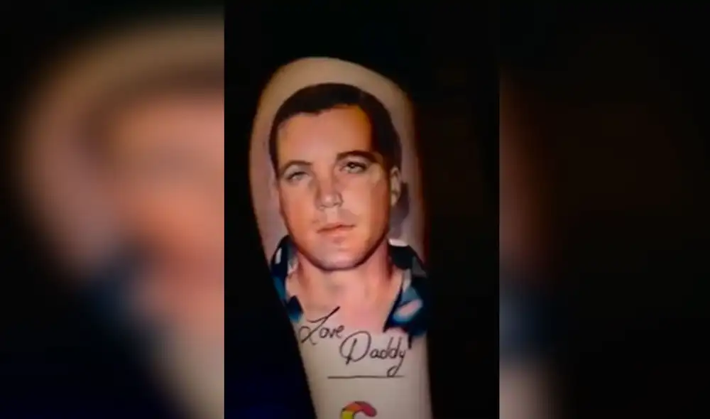 Desliza las imágenes para observar el tatuaje especial que se hizo una joven en su pierna para recordar a su difunto padre. Foto: captura de TikTok