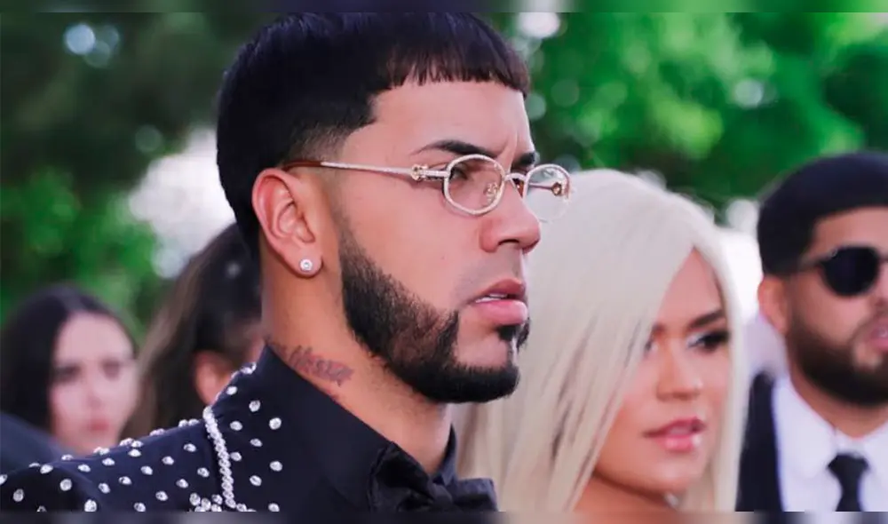 Anuel AA enfurece al padre de Karol G al publicar imágenes íntimas con su hija