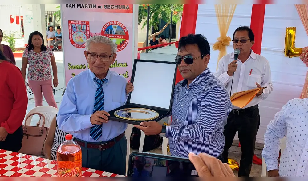 Homenaje a poeta de Sechura.