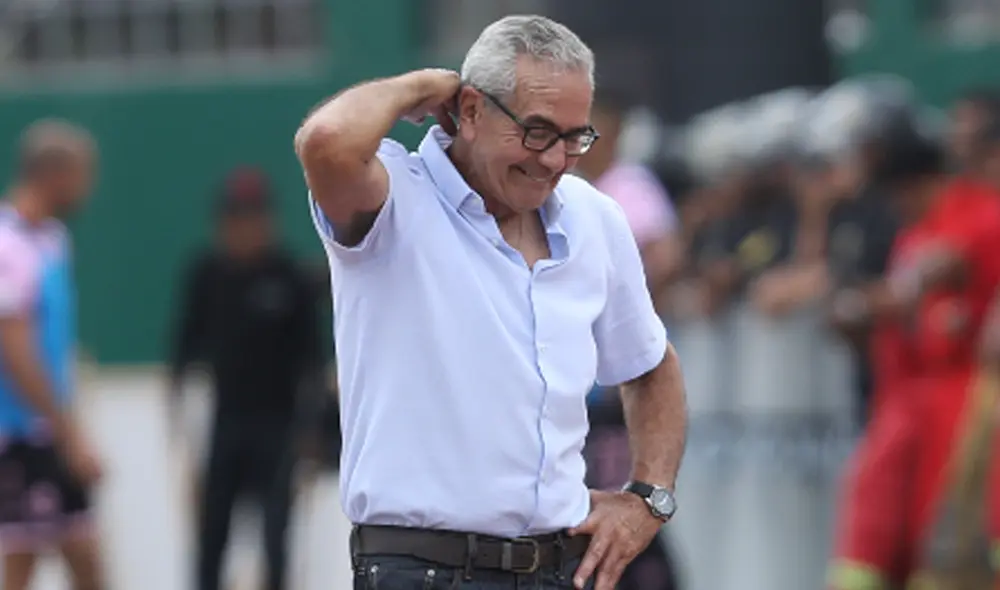 Gregorio Pérez sobre la condición que le habrían impuesto para seguir en Universitario. | Foto: GLR