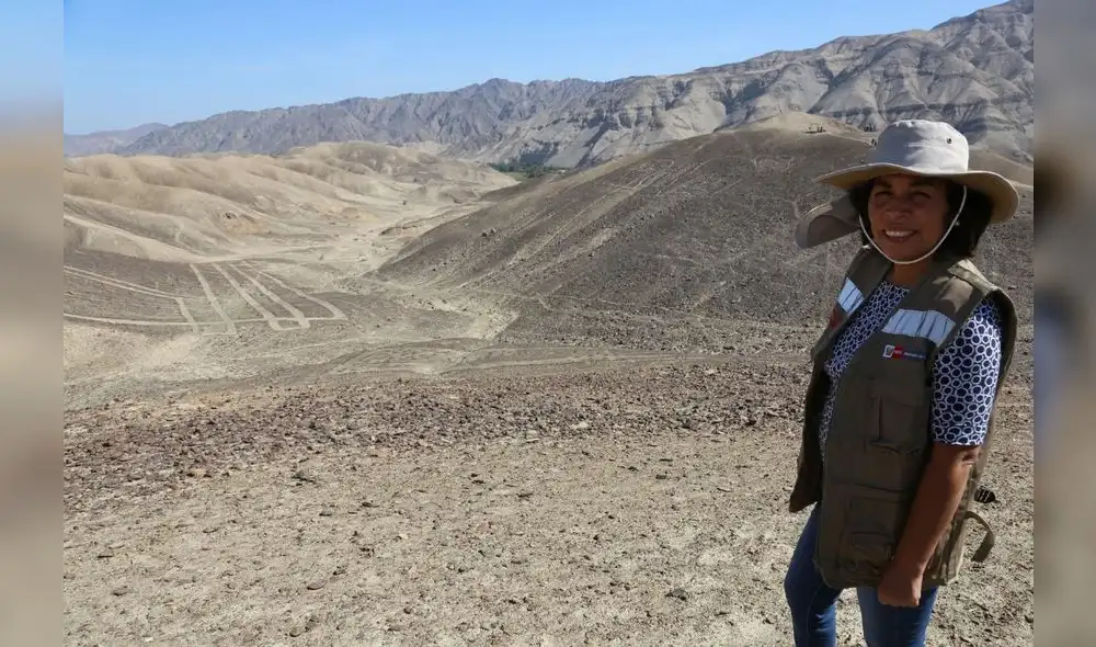 Ministra de Cultura visitó geoglifos de Palpa