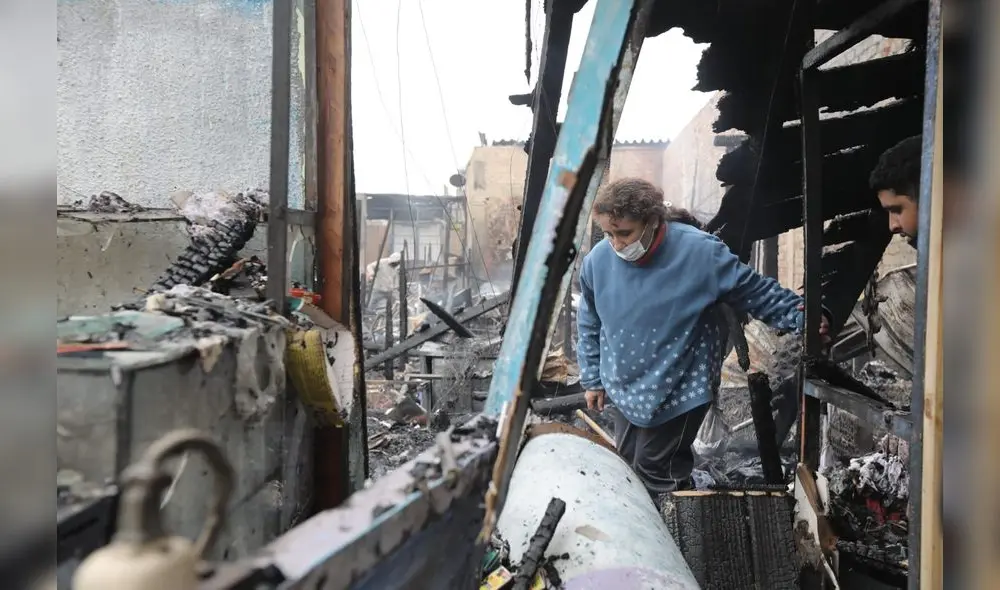 Damnificados del incendio en Cercado de Lima. Foto: Jorge Cerdán/ La República. Damnificados del incendio en Cercado de Lima. Foto: Jorge Cerdán/ La República.