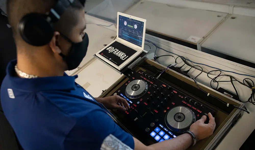 Fútbol brasileño: Fluminense y Palmeiras contrataron a DJ para que ponga el 'ambiente' ante la falta de público Fútbol brasileño: Fluminense y Palmeiras contrataron a DJ para que ponga el 'ambiente' ante la falta de público