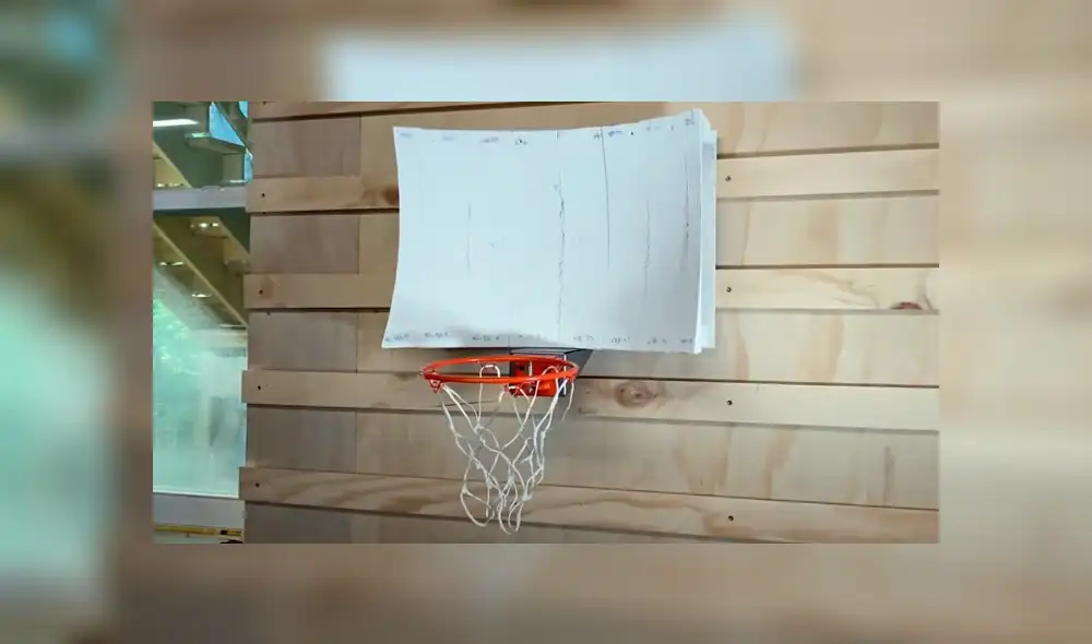 Desliza la imagen de YouTube para verlas todas.