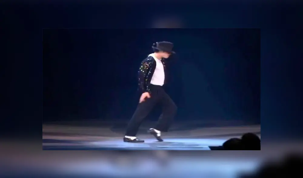 Desliza para ver cómo se hace el 'paso lunar' que es un éxito en YouTube. Foto: Captura. Desliza para ver cómo se hace el 'paso lunar' que es un éxito en YouTube. Foto: Captura.