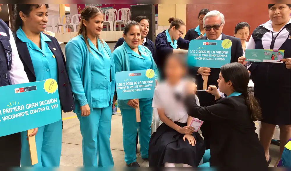 Padres y madres de familia deben dejar que sus hijas se vacunen.