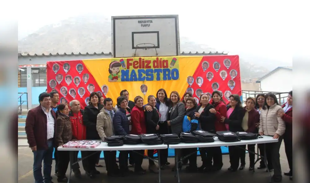 Actividad. Ministra Pablo saludó a los maestros en su día. Actividad. Ministra Pablo saludó a los maestros en su día.