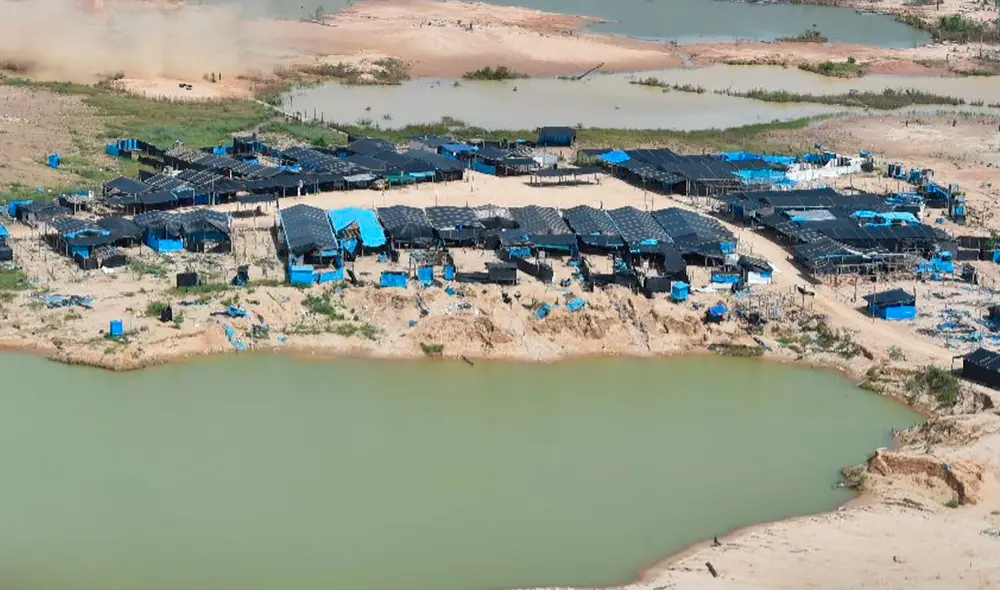 Desde el año 2019 el gobierno viene ejecutando intervenciones en asentamientos mineros ilegales en Madre de Dios. Foto: AFP Desde el año 2019 el gobierno viene ejecutando intervenciones en asentamientos mineros ilegales en Madre de Dios. Foto: AFP