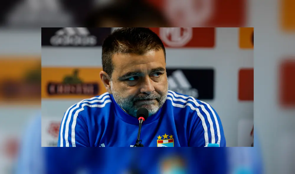 El técnico de Sporting Cristal indignado por el trabajo del árbitro. Créditos: La República