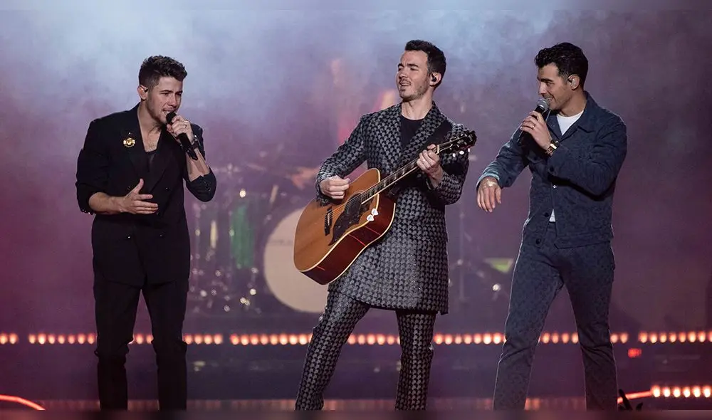 Jonas Brothers recrean escena de "Camp Rock"